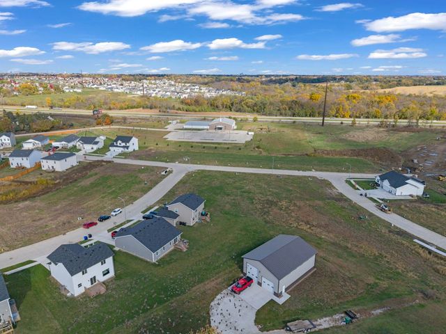 5684 Brookview Avenue, Des Moines, IA 50317