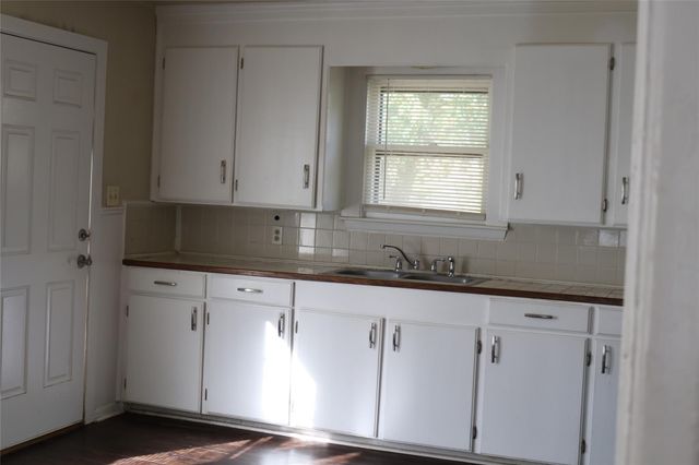 611 Nelson Street, Crosby, TX 77532