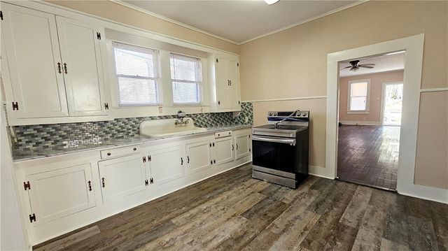 110 HARRISON Street, Pineville, LA 71360