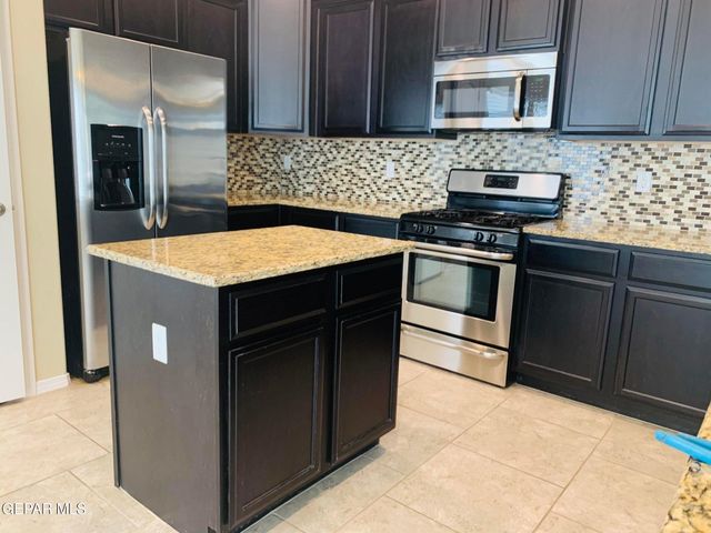 3837 LOMA CRISTOBAL, El Paso, TX 79938