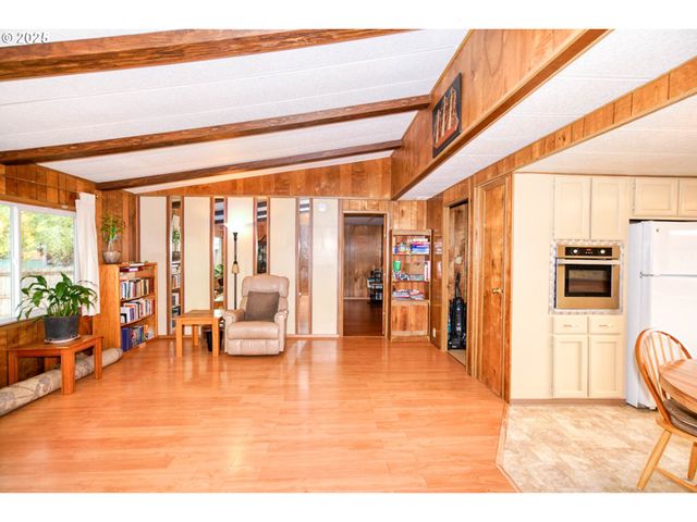 1411 Nw 9TH Ct, Mc Minnville, OR 97128