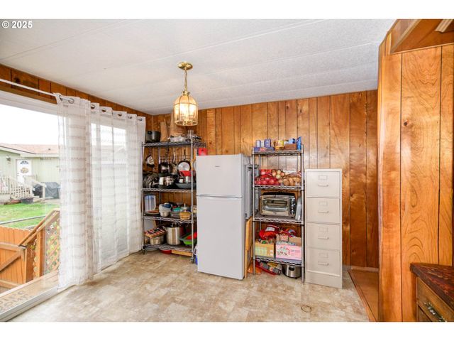 1411 Nw 9TH Ct, Mc Minnville, OR 97128