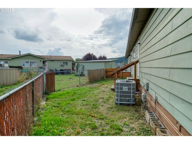 1411 Nw 9TH Ct, Mc Minnville, OR 97128