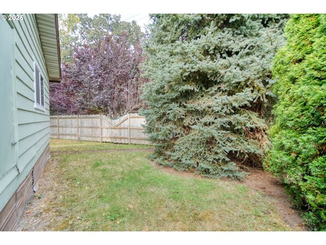 1411 Nw 9TH Ct, Mc Minnville, OR 97128