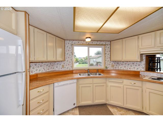 1411 Nw 9TH Ct, Mc Minnville, OR 97128