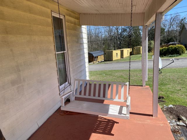 107 Twin Oaks Dr, Bell Buckle, TN 37020