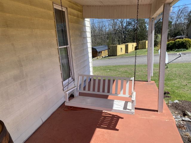 107 Twin Oaks Dr, Bell Buckle, TN 37020