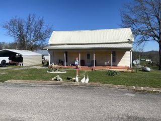 107 Twin Oaks Dr, Bell Buckle, TN 37020