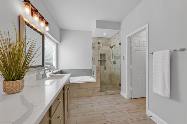 10904 Sycamore Drive N, La Porte, TX 77571