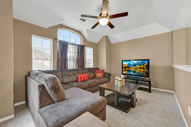 10904 Sycamore Drive N, La Porte, TX 77571