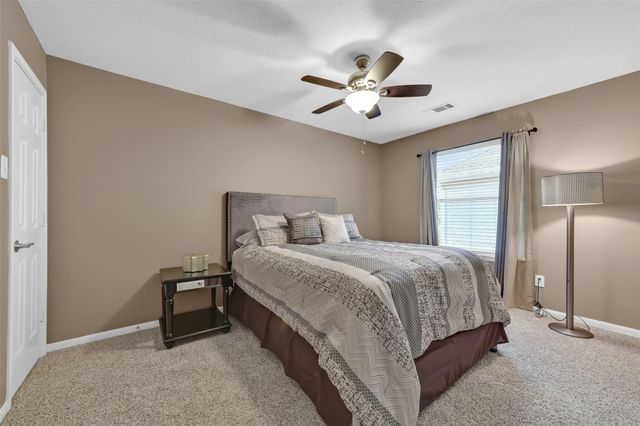 10904 Sycamore Drive N, La Porte, TX 77571