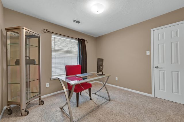 10904 Sycamore Drive N, La Porte, TX 77571