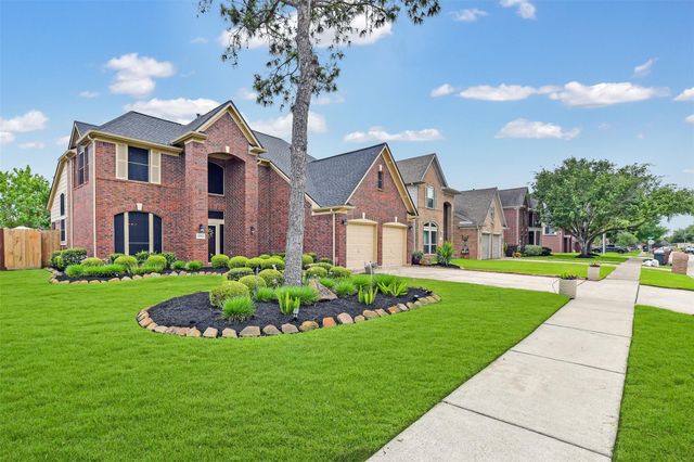 10904 Sycamore Drive N, La Porte, TX 77571