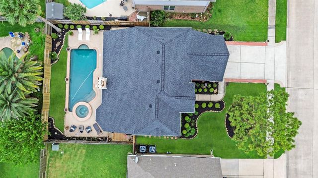 10904 Sycamore Drive N, La Porte, TX 77571
