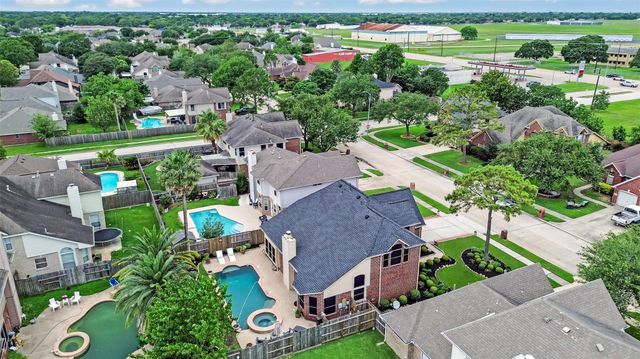 10904 Sycamore Drive N, La Porte, TX 77571