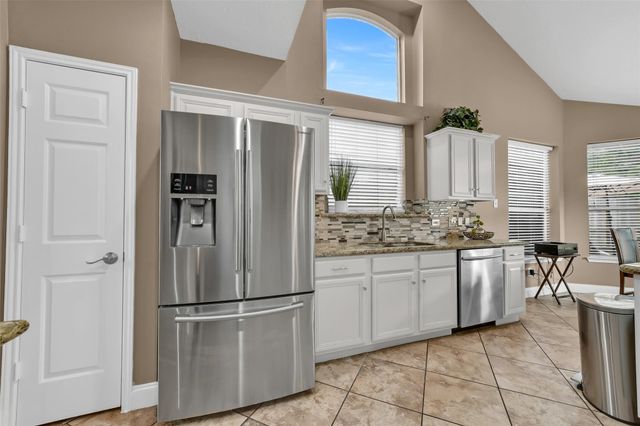 10904 Sycamore Drive N, La Porte, TX 77571