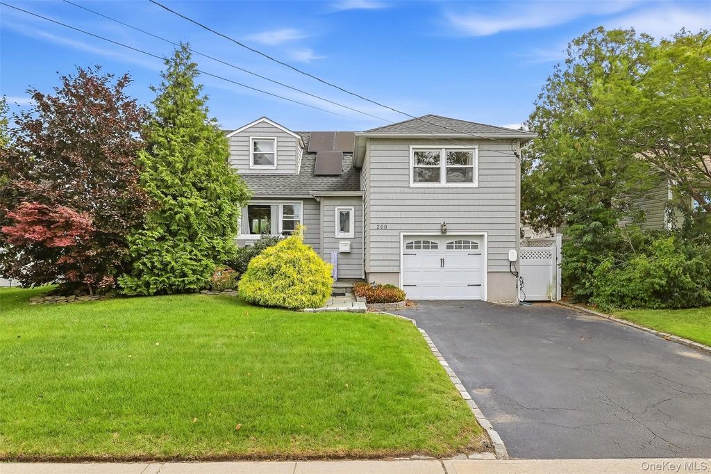 208 Island Parkway W, Island Park, NY 11558 — exterior
