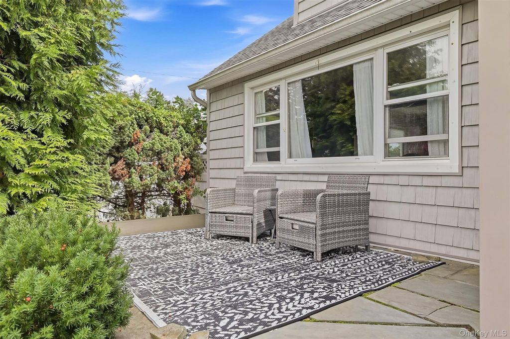 208 Island Parkway W, Island Park, NY 11558 — photo 3