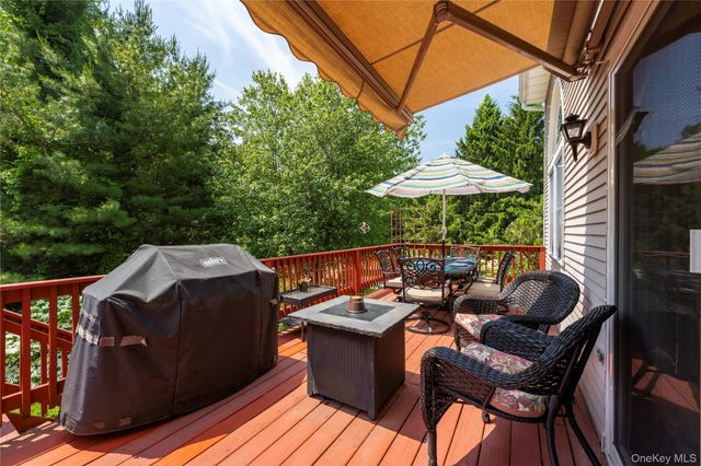 50 Deer Crossing Drive, Fishkill, NY 12524