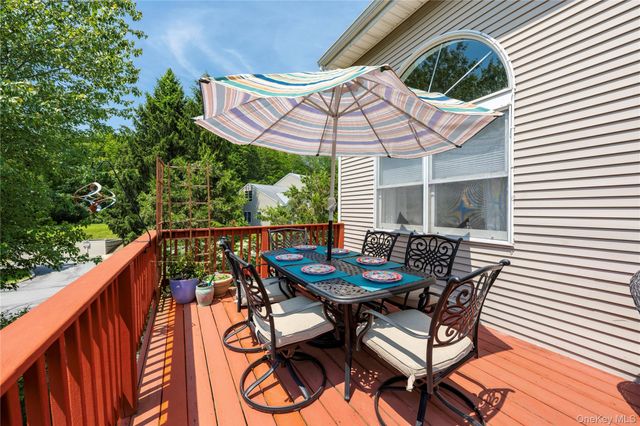 50 Deer Crossing Drive, Fishkill, NY 12524