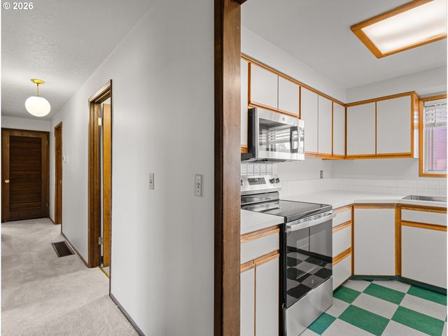 17355 Ne WASCO St, Portland, OR 97230