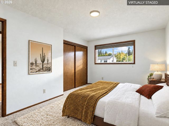 17355 Ne WASCO St, Portland, OR 97230