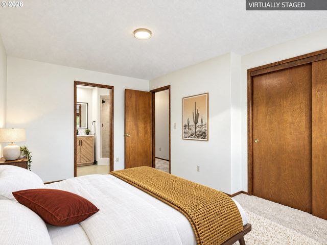 17355 Ne WASCO St, Portland, OR 97230