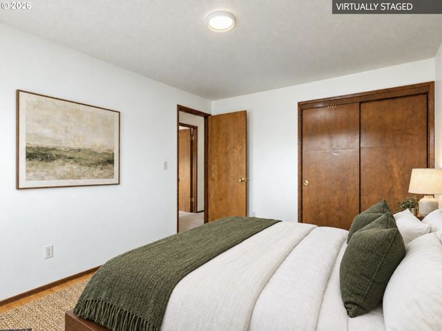 17355 Ne WASCO St, Portland, OR 97230