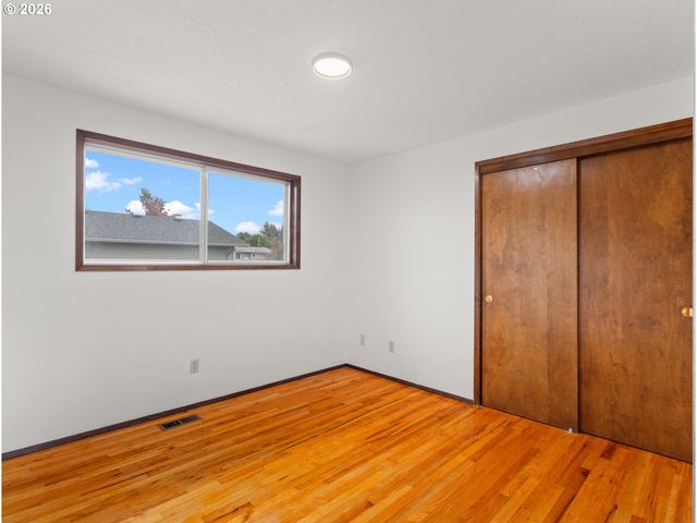 17355 Ne WASCO St, Portland, OR 97230