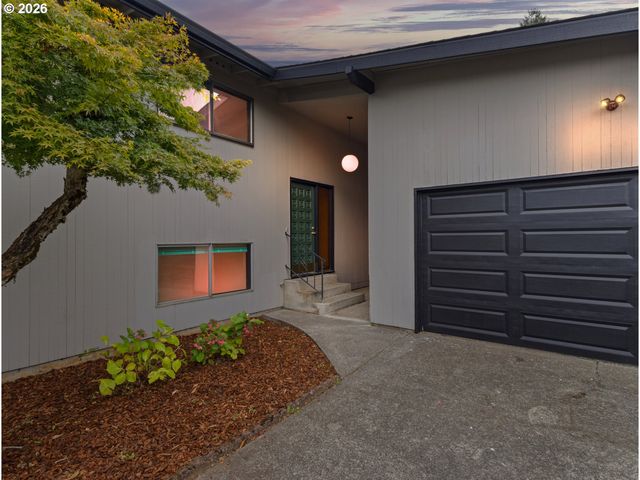 17355 Ne WASCO St, Portland, OR 97230