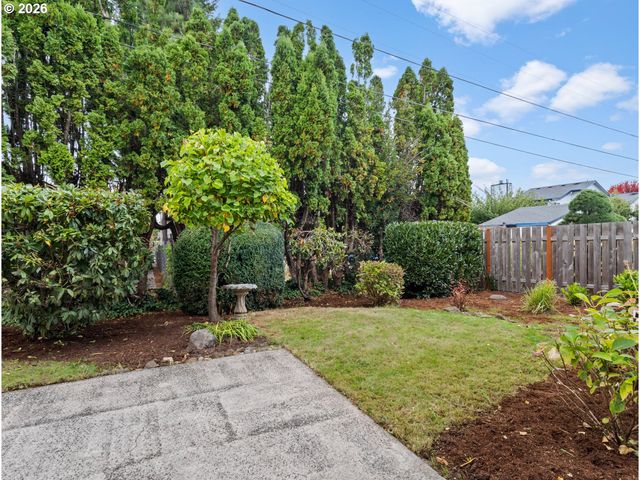 17355 Ne WASCO St, Portland, OR 97230