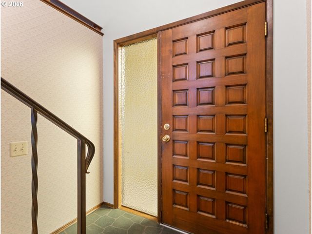 17355 Ne WASCO St, Portland, OR 97230