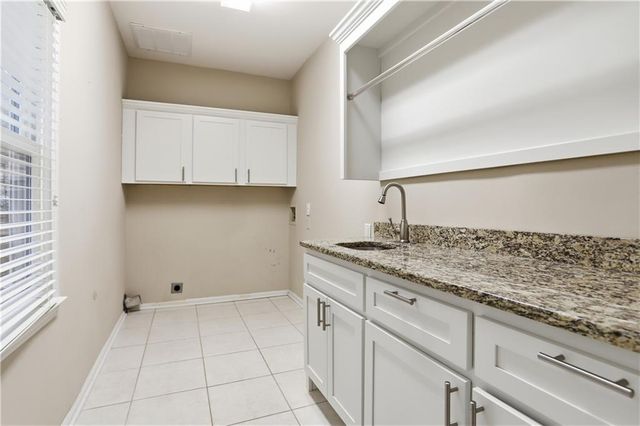 1307 Amberwood Drive, Woodstock, GA 30189