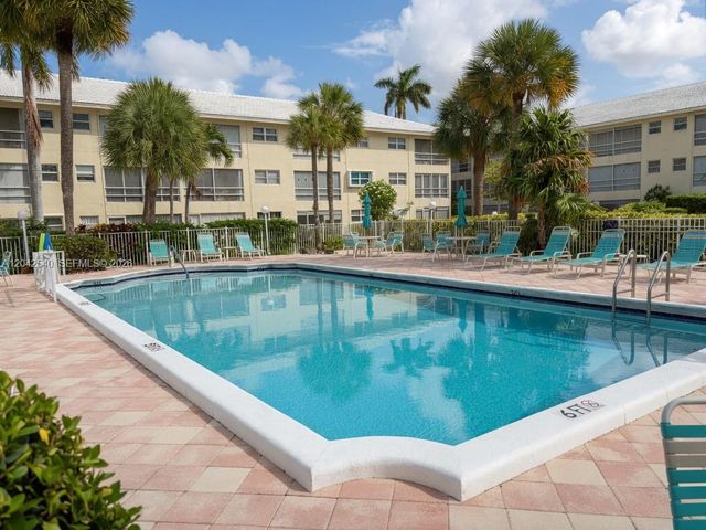 1951 NE 39th St 138, Lighthouse Point, FL 33064