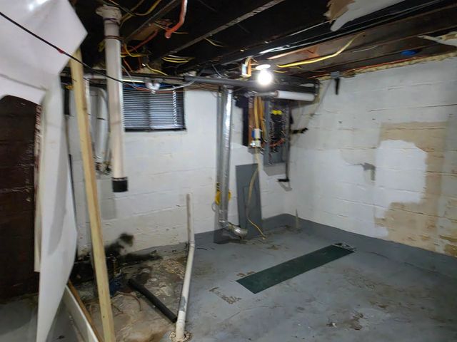 822 Broadway Street, Waterloo, IA 50703