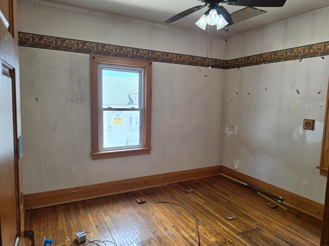 822 Broadway Street, Waterloo, IA 50703