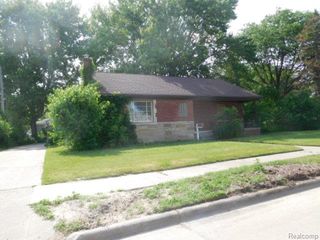 23855 Couzens Avenue, Hazel Park, MI 48030
