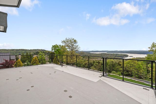 207 Main Channel Drive, Kimberling City, MO 65686