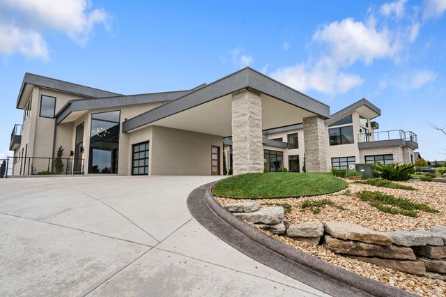 207 Main Channel Drive, Kimberling City, MO 65686