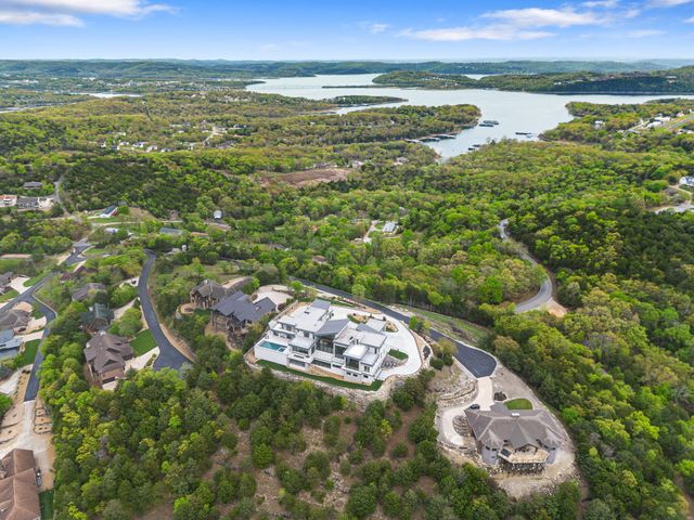 207 Main Channel Drive, Kimberling City, MO 65686