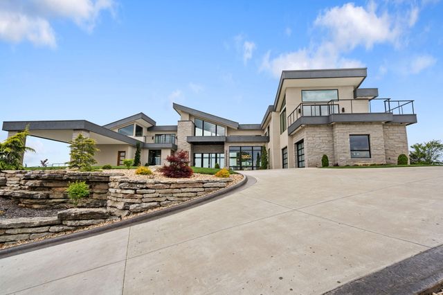 207 Main Channel Drive, Kimberling City, MO 65686