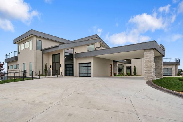 207 Main Channel Drive, Kimberling City, MO 65686
