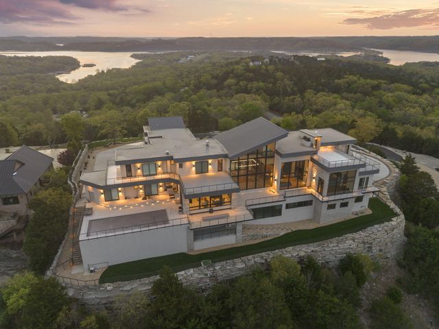 207 Main Channel Drive, Kimberling City, MO 65686