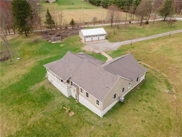 262 Windy Point Rd, Marion Twp, PA 16038