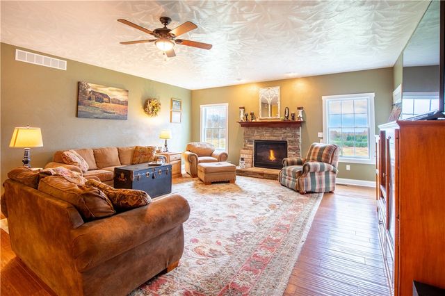 262 Windy Point Rd, Marion Twp, PA 16038