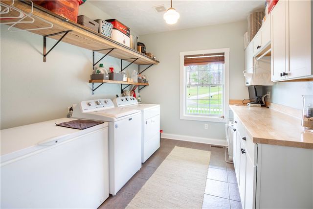 262 Windy Point Rd, Marion Twp, PA 16038