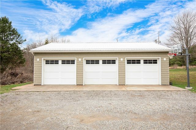 262 Windy Point Rd, Marion Twp, PA 16038