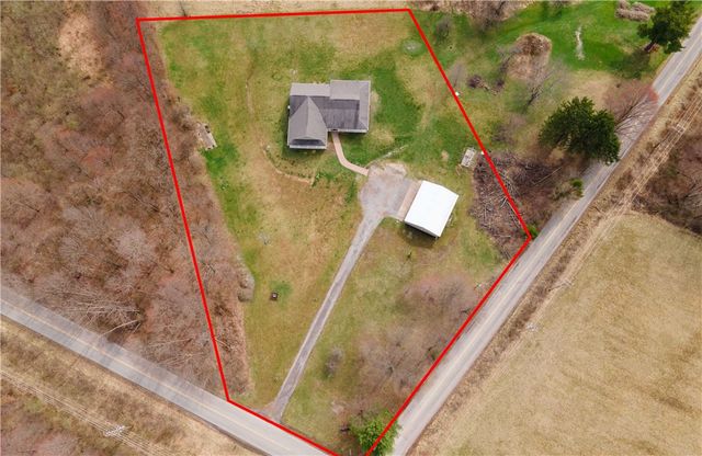 262 Windy Point Rd, Marion Twp, PA 16038