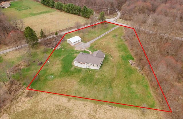 262 Windy Point Rd, Marion Twp, PA 16038