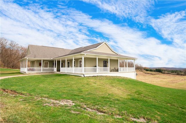 262 Windy Point Rd, Marion Twp, PA 16038